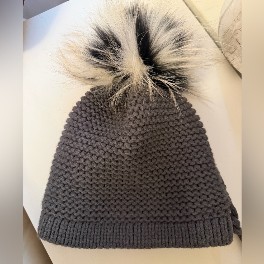 Kyi Kyi Canada hat